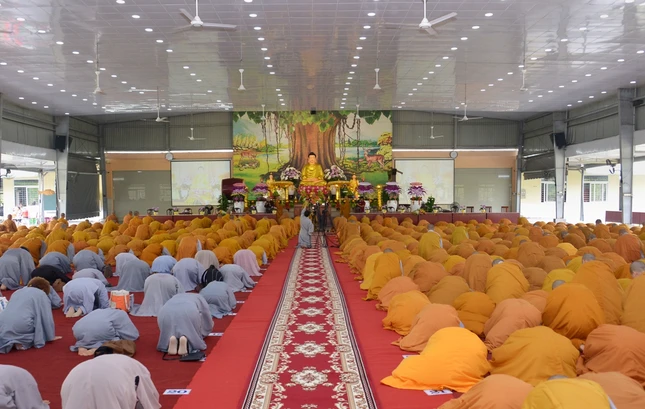 Khoa tu ngay 23-12 (9).JPG