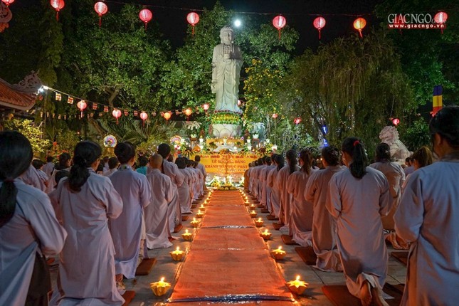 Lễ vía Phật A Di Đà ở chùa Huê Nghiêm, Pháp Võ ảnh 18 4.jpg