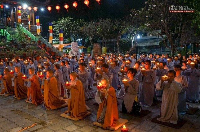 Lễ vía Phật A Di Đà ở chùa Huê Nghiêm, Pháp Võ ảnh 17 9.jpg
