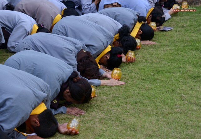 Le via Phat A Di Da - chua Hue Nghiem (20).jpg