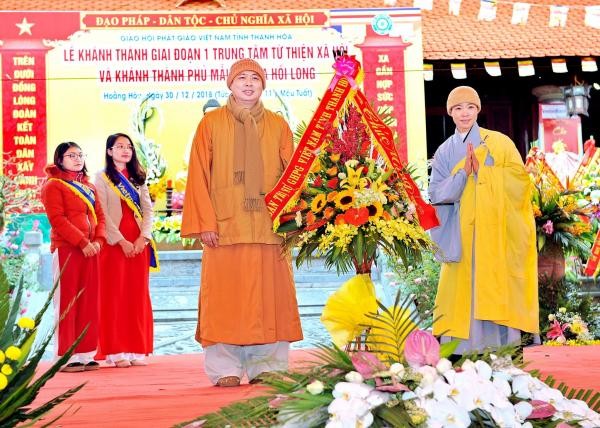 hoang-hoa-khanh-thanh-trung-tam-tu-thien-xa-hoi-chua-hoi-long-25.jpg