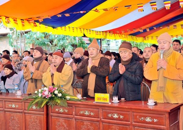 hoang-hoa-khanh-thanh-trung-tam-tu-thien-xa-hoi-chua-hoi-long-6.jpg