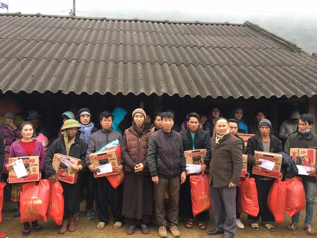 T_ng qu_ t_i b_n T_ Ph_nh.jpg