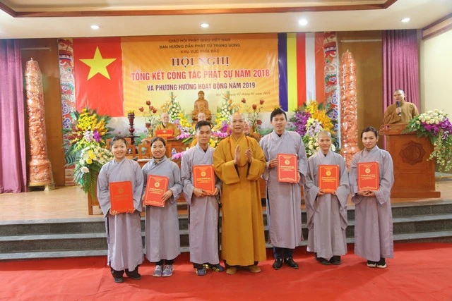 Trao Quy_t __nh B_ Nhi_m C_ng T_c (2).jpg