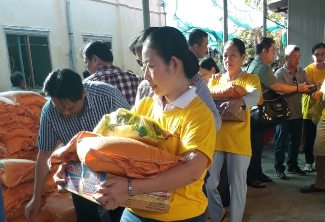 phhat qua tai chua linh  phong.JPG