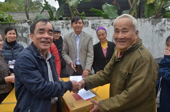 trao qua chua vinh phuc.jpg