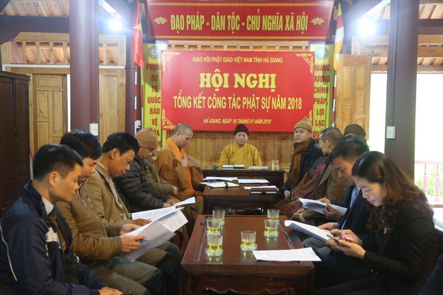 Hà Giang: Tổng kết Phật sự, bàn phương hướng năm mới ảnh 5 img_5891_1.jpg