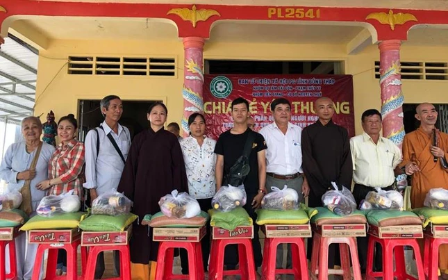 Canh trao qua san se yeu  thuong.jpg