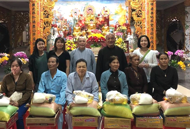 Trao nhà, quà và làm đường cho người dân đón Tết ảnh 3 TTXH.png