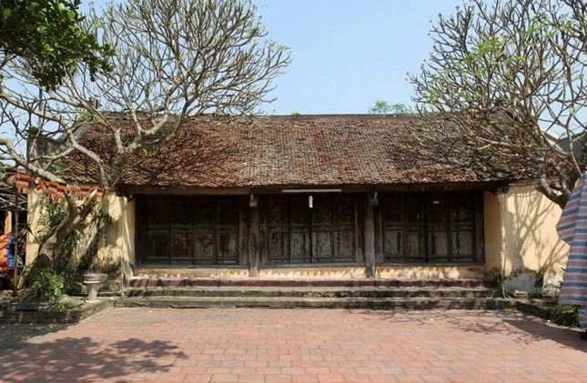 tiền đường chùa báo Ân.jpg