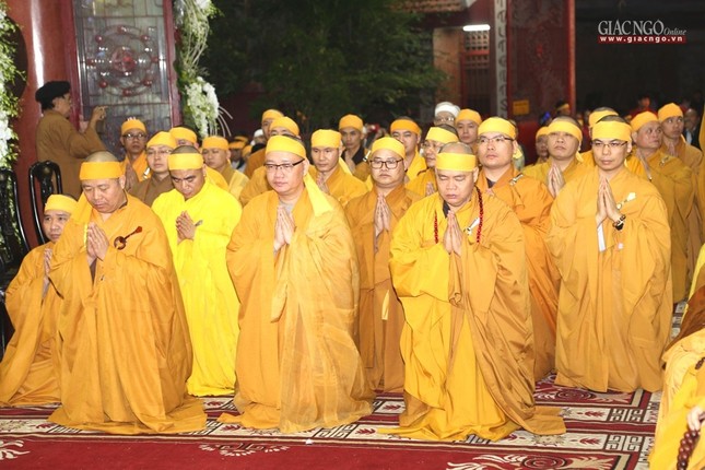 Trà tỳ kim quan Trưởng lão HT.Thích Thanh Minh ảnh 3 H 07.jpg