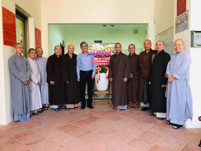 Ban Văn hoá T.Ư, TP.HCM chúc Tết chư tôn đức ảnh 2 ban VH 2.jpg