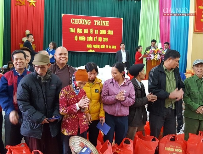 trao qua tai bac giang.jpg