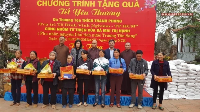 trao qua tai thanh hoa.jpg