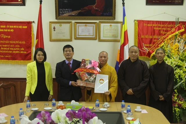 Công an TP.Hà Nội chúc Tết TƯGH và BTS Phật giáo TP ảnh 3 img_5158_jpg.jpg