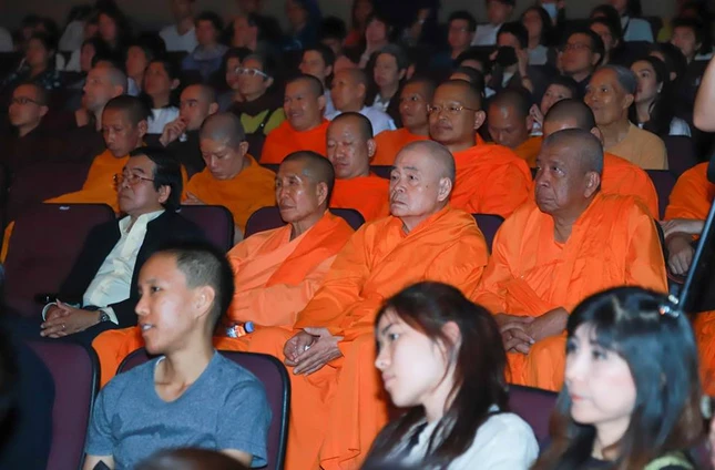 Triển lãm sách, thư pháp Thiền sư Nhất Hạnh tại Bangkok ảnh 12 a lm 7.jpg