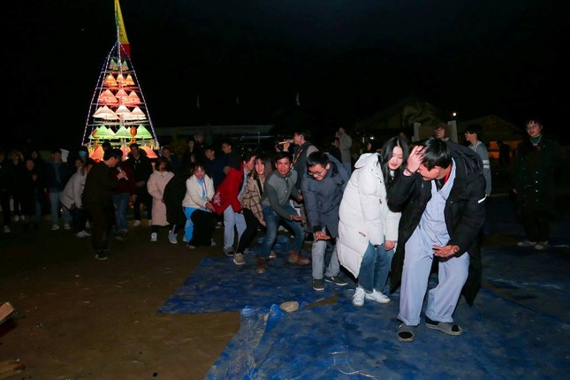 Chùa Việt khắp nơi đón Tết ảnh 2 H6.jpg