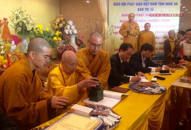 Chùa Đại Tuệ khai hội hoa đào, khai bút ảnh 5 a chuadaitue5.jpg