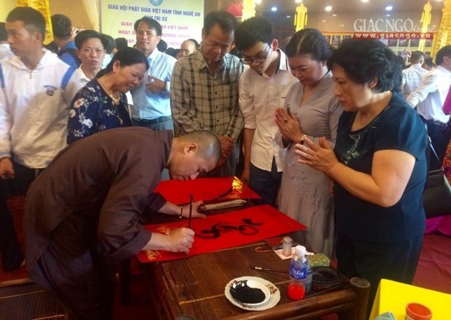 Chùa Đại Tuệ khai hội hoa đào, khai bút ảnh 6 a chuadaitue6.jpg