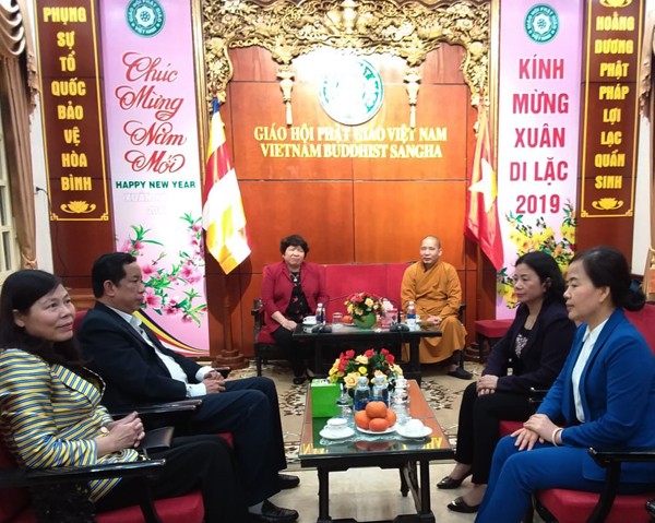 Bà Nguyễn Thúy Anh thăm, chúc Tết GHPGVN ảnh 1 02_jpg.jpg