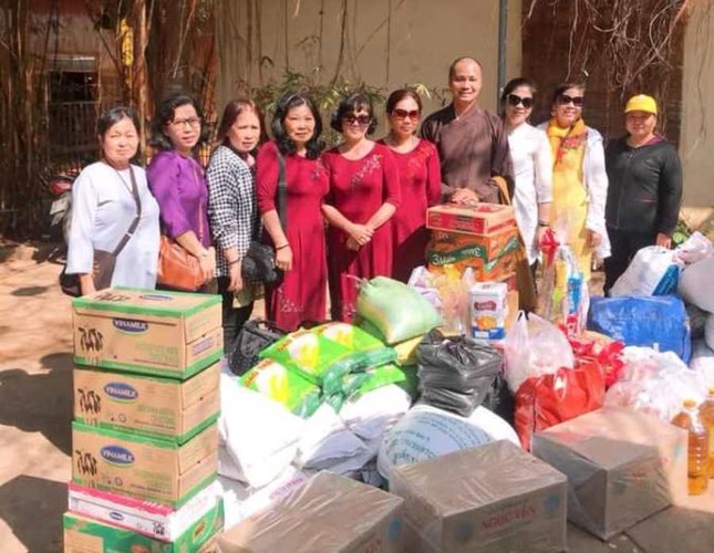 Các đơn vị, cá nhân cúng dường, tặng quà Tết ảnh 5 PL.jpg