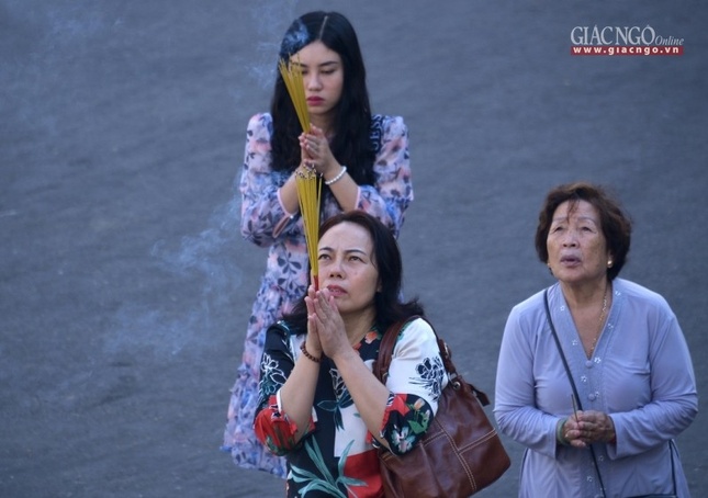 Ram thang Gieng (1).jpg