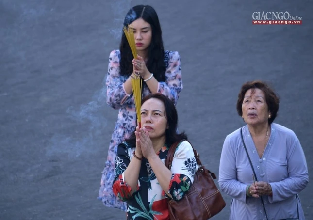 Ram thang Gieng (1).jpg