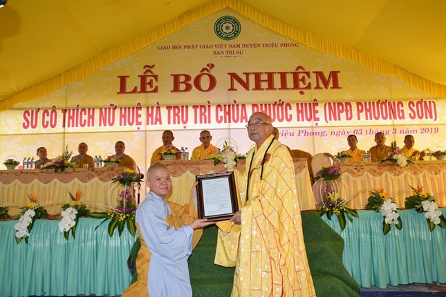 14. HT. Trưởng BTS trao Quyết định.JPG