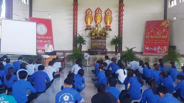 Sinh ho_t t_i H_i tr_i H_nh tr_nh tu_i xu_n.jpg