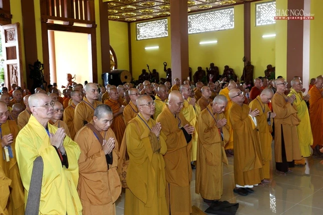 Trang nghiêm lễ khánh thành giai đoạn I tổ đình Phi Lai ảnh 13 H24.jpg