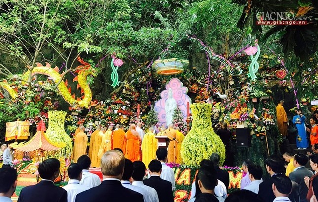 Đà Nẵng: Hàng vạn người tham dự Lễ hội Quán Thế Âm ảnh 3 H3.jpg