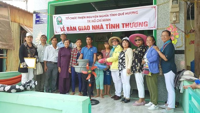 Tang nha va qua tai huyen Tri Ton-AG.jpg