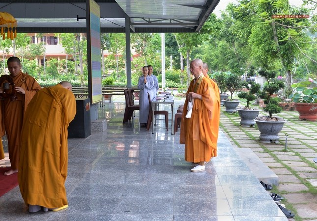 Khoa tu ngay 31-1 (2).JPG