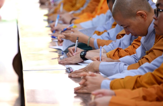 Khoa tu ngay 31-1 (6).JPG