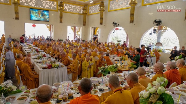 Lễ tưởng niệm 5 năm Đại lão HT.Thích Trí Tịnh viên tịch ảnh 14 14tn.jpg