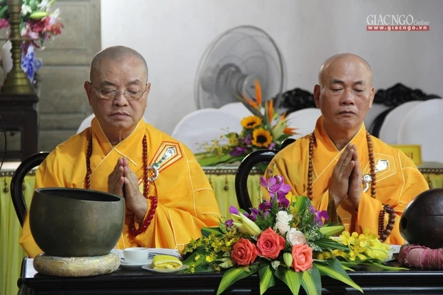 Đại giới Trí Thủ tấn đàn Tỷ-kheo, Tỷ-kheo-ni & hoàn mãn ảnh 10 10.jpg