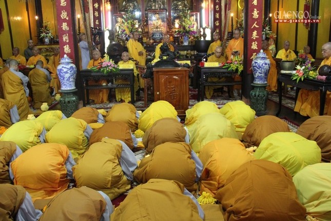 Đại giới Trí Thủ tấn đàn Tỷ-kheo, Tỷ-kheo-ni & hoàn mãn ảnh 15 15.jpg