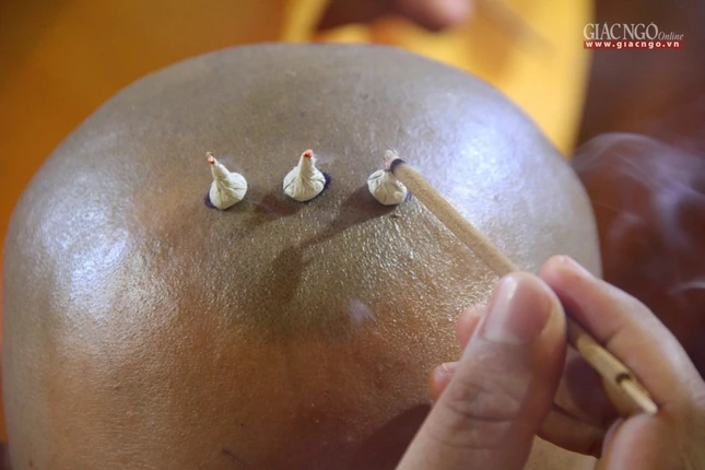 Đại giới Trí Thủ tấn đàn Tỷ-kheo, Tỷ-kheo-ni & hoàn mãn ảnh 16 26.jpg