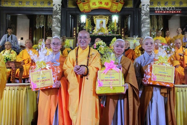 Đại giới Trí Thủ tấn đàn Tỷ-kheo, Tỷ-kheo-ni & hoàn mãn ảnh 18 33.jpg