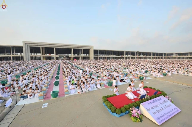 Lễ cúng dường 10.000 vị sư tại Thái Lan ảnh 6 a thai 15.jpg