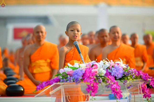 Lễ cúng dường 10.000 vị sư tại Thái Lan ảnh 5 a thai 5.jpg