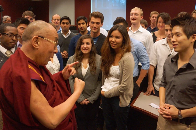 Đức Dalai Lama là một trong những khách mời thuyết giảng tại nhiều trường đại học lớn ở nhiều quốc gia và vùng lãnh thổ - Ảnh: Dalailama.com
