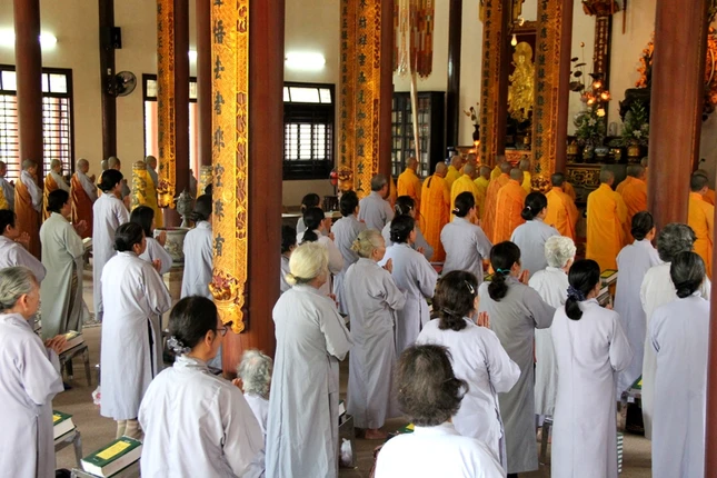 Dấu hiệu mùa Phật đản về trên đất cố đô ảnh 9 1hue3.jpg