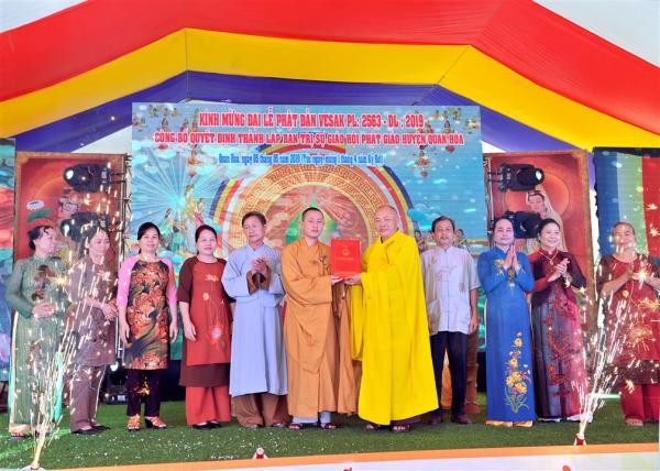 Thanh Hóa: Thành lập BTS Phật giáo huyện Quan Hóa ảnh 2 cong-bo-quyet-dinh-thanh-lap-bts-ghpgvn-huyen-quan-hoa-13.jpg