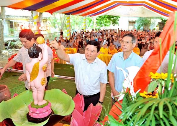 Thanh Hóa: Thành lập BTS Phật giáo huyện Quan Hóa ảnh 3 cong-bo-quyet-dinh-thanh-lap-bts-ghpgvn-huyen-quan-hoa-15.jpg
