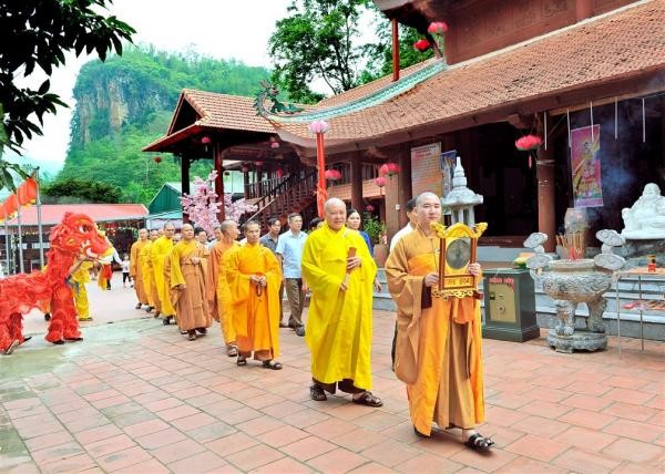 Thanh Hóa: Thành lập BTS Phật giáo huyện Quan Hóa ảnh 1 cong-bo-quyet-dinh-thanh-lap-bts-ghpgvn-huyen-quan-hoa-21.jpg