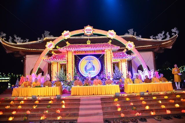 Lung linh đêm hoa đăng hướng Phật ở chùa Ninh Tảo ảnh 1 DSC_3622-Copy-1.jpg