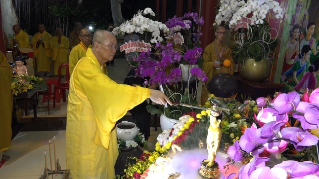 Nghi thức tắm Phật.jpg