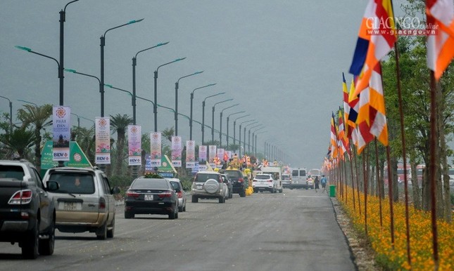 Diễu hành xe hoa trước Đại lễ Vesak tại Hà Nam ảnh 10 1vgiang14.jpg