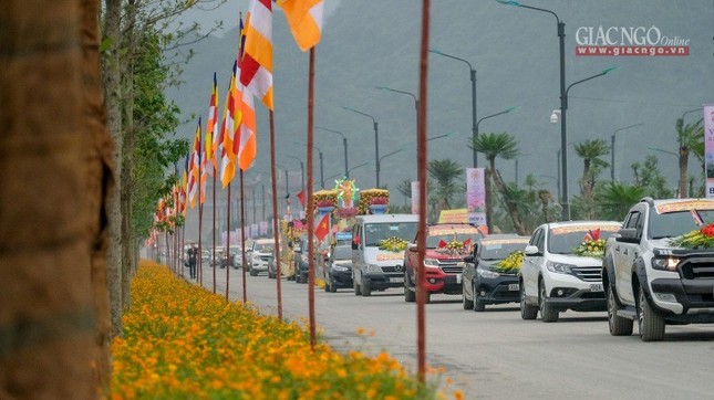 Diễu hành xe hoa trước Đại lễ Vesak tại Hà Nam ảnh 13 1vgiang19.jpg